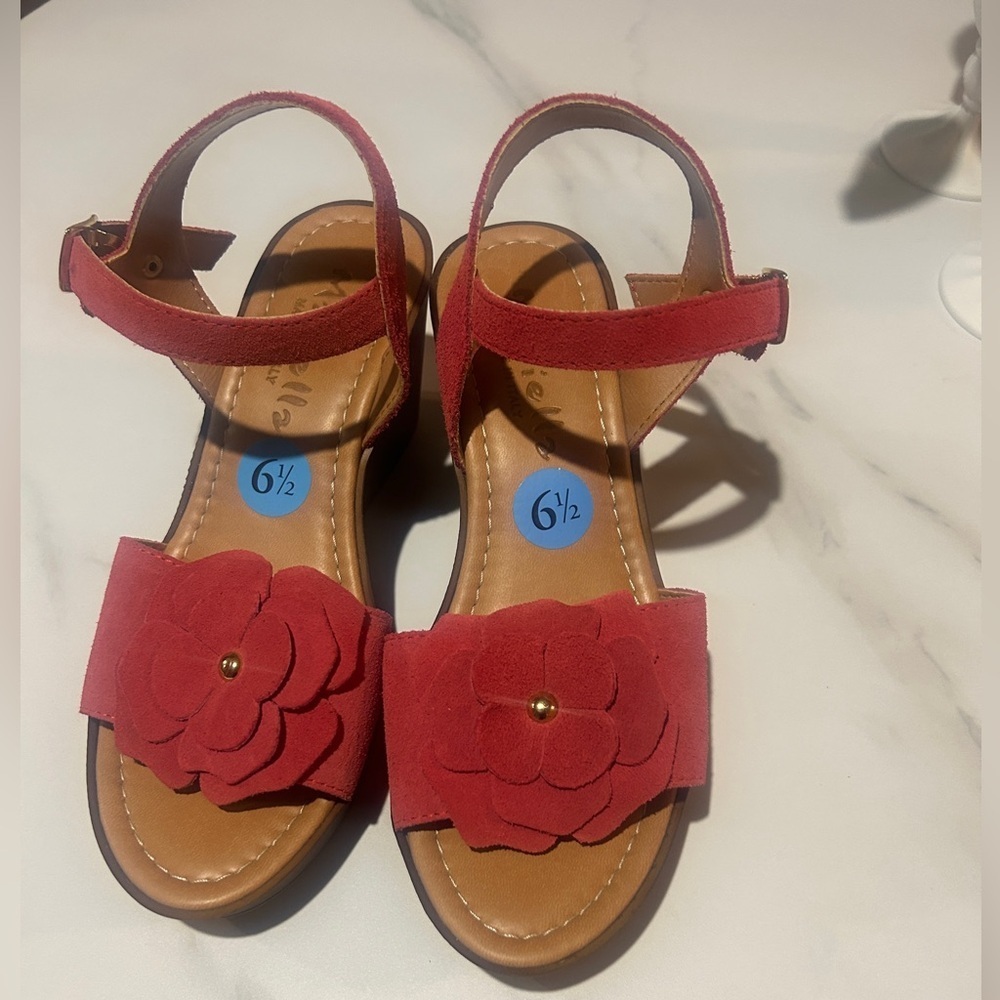Mariella Wedge Heel Sandals
Women's 6 1/2 Gold Suede Leather - Picture 2 of 7